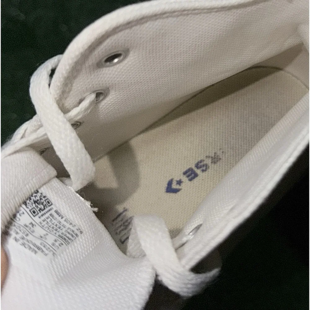 Converse All Star High Top Youth Size 2.5Y White Classic Shoes Retro Sneakers